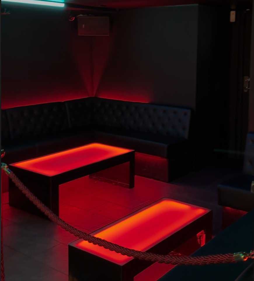 Boka VIP-bord Stockholm ZORA nattklubb med bottle service och personlig värd